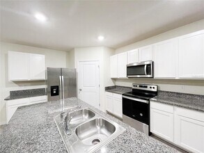 16336 Little Garden Dr in Wimauma, FL - Building Photo - Building Photo