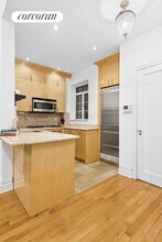 59 E 75th St in New York, NY - Foto de edificio - Building Photo