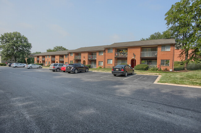 Twin Lakes Apartments photo'