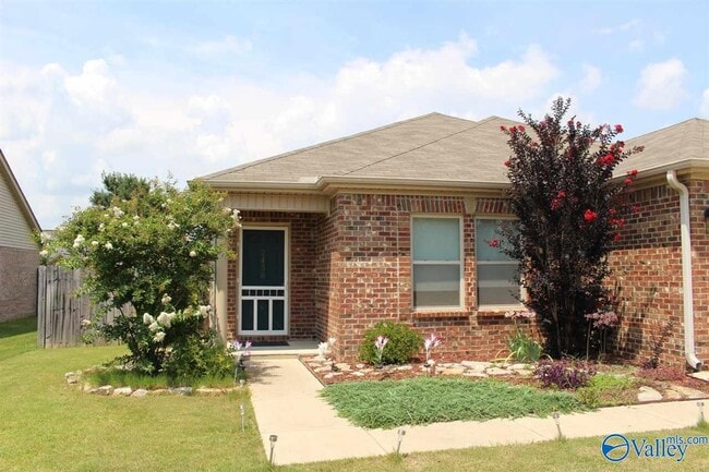 2438 Belltown Dr SW in Huntsville, AL - Building Photo - Building Photo