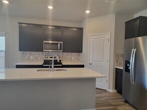 109 Capella Wy in Hutto, TX - Foto de edificio - Building Photo