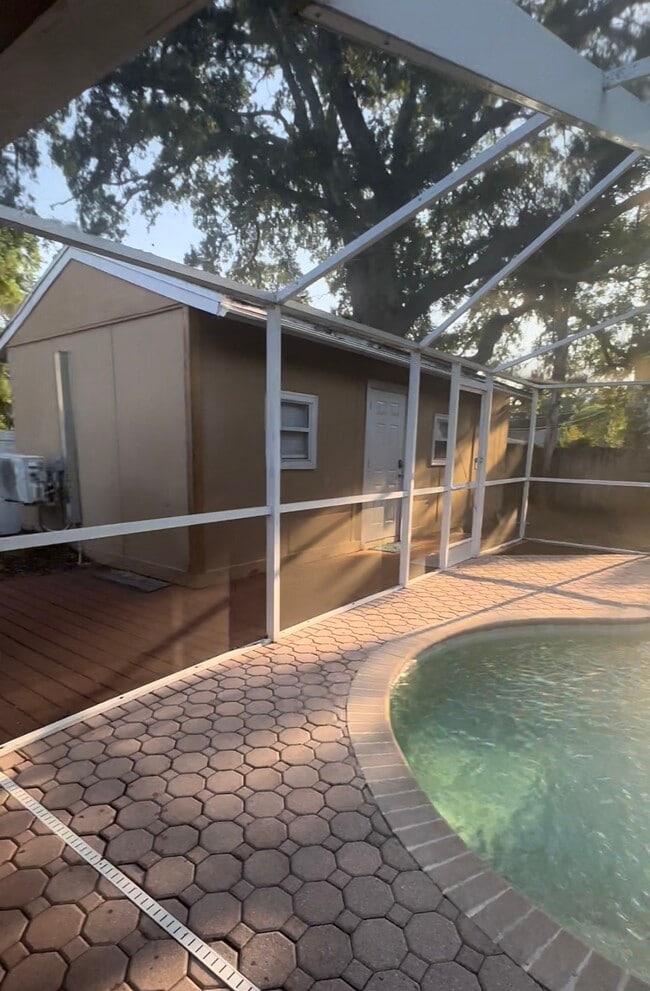 206 N Beverly Ave, Unit 206 N Beverly Ave