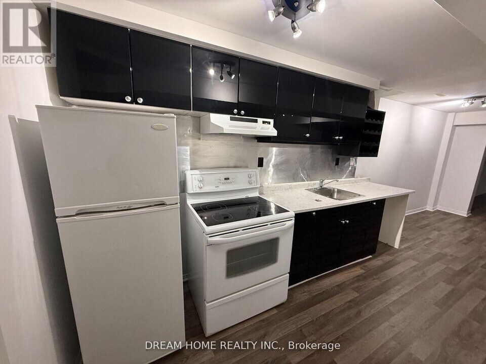 264 Stonebridge Dr in Markham, ON - Building Photo