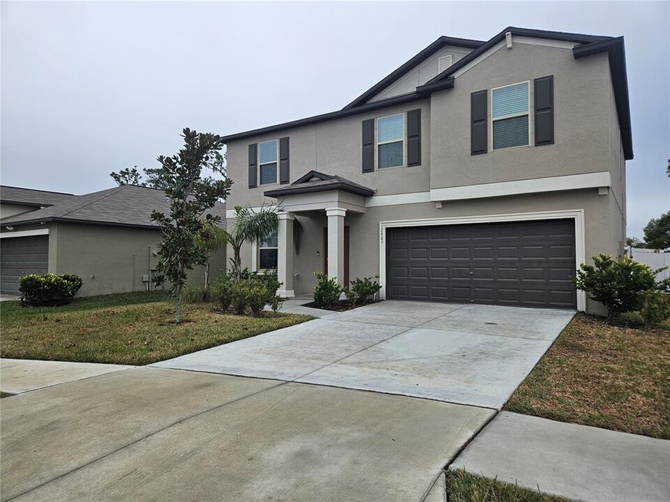 12905 Wildflower Meadow Dr in Riverview, FL - Building Photo