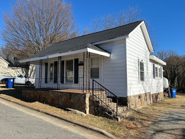 2227 Sunshine Ave in Winston-Salem, NC - Building Photo - Building Photo