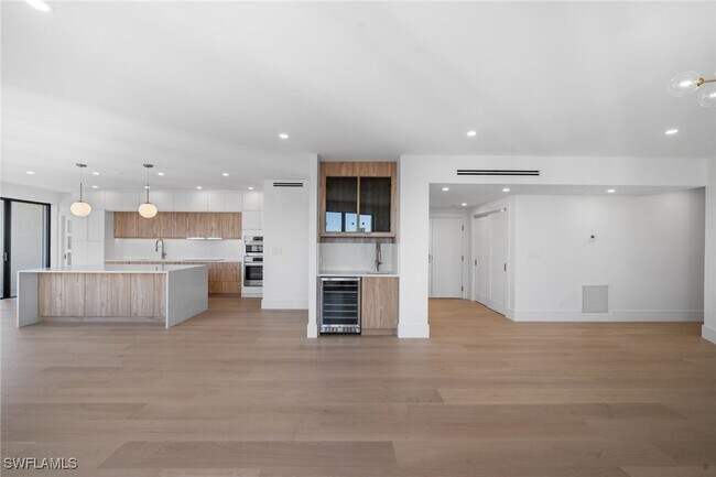 4451 Gulf Shore Blvd N in Naples, FL - Building Photo - Building Photo
