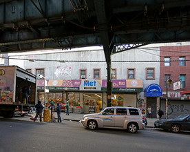 385 Broadway in Brooklyn, NY - Foto de edificio - Building Photo