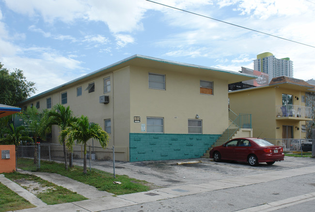 441 SW 9th St in Miami, FL - Building Photo - Building Photo