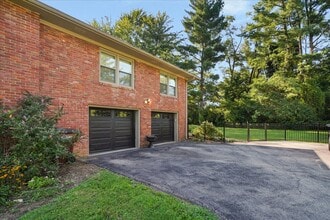 6309 Regal Rd in Louisville, KY - Building Photo - Building Photo