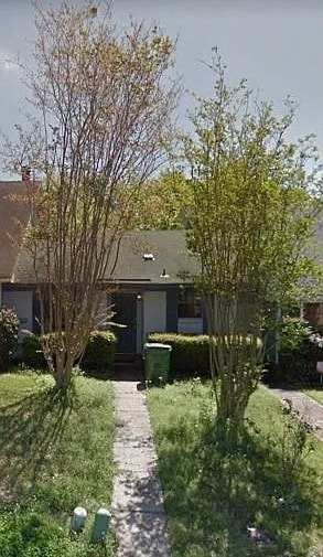 property at 3043 Lynton Dr