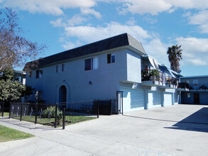 1226 W Brook St in Santa Ana, CA - Building Photo - Primary Photo