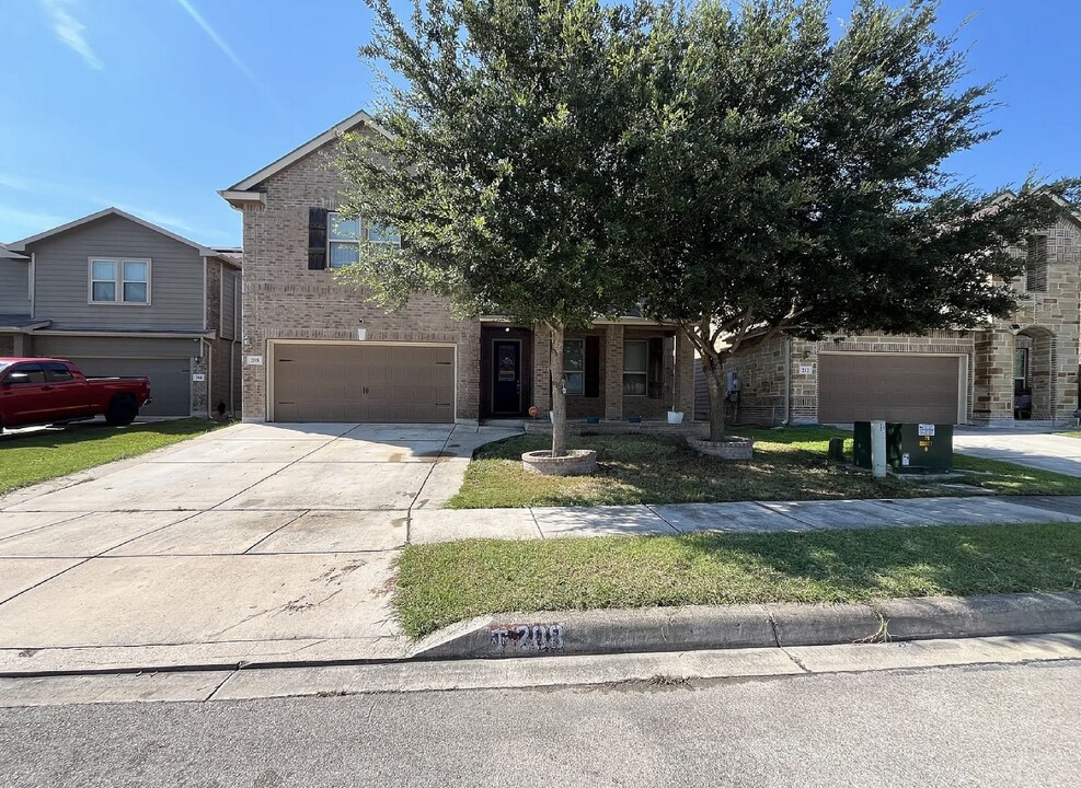 208 Golden Vista in Cibolo, TX - Foto de edificio