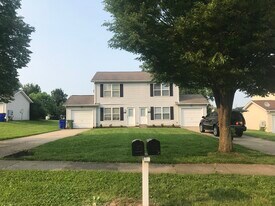 1587 Athena Dr in Kent, OH - Building Photo