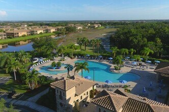 7803 Grand Estuary Trl, Unit 2nd Fl in Bradenton, FL - Foto de edificio - Building Photo