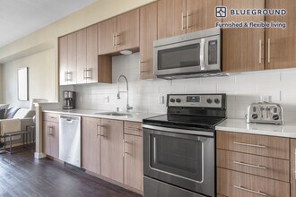 111 N Rengstorff Ave in Mountain View, CA - Building Photo - Building Photo