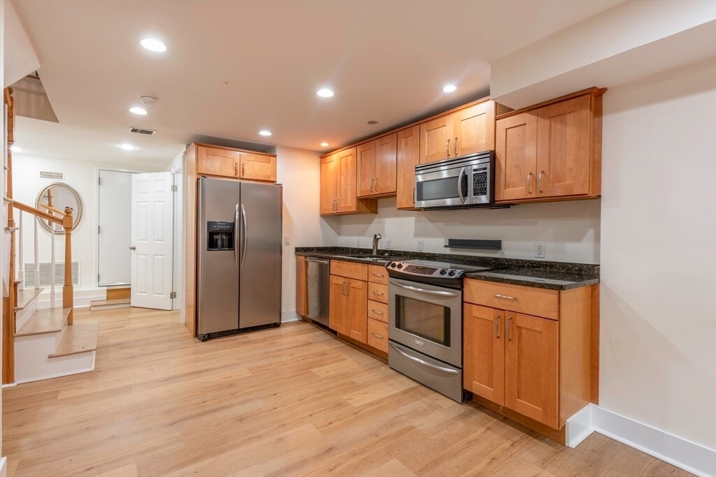 11 Dartmouth St in Boston, MA - Building Photo