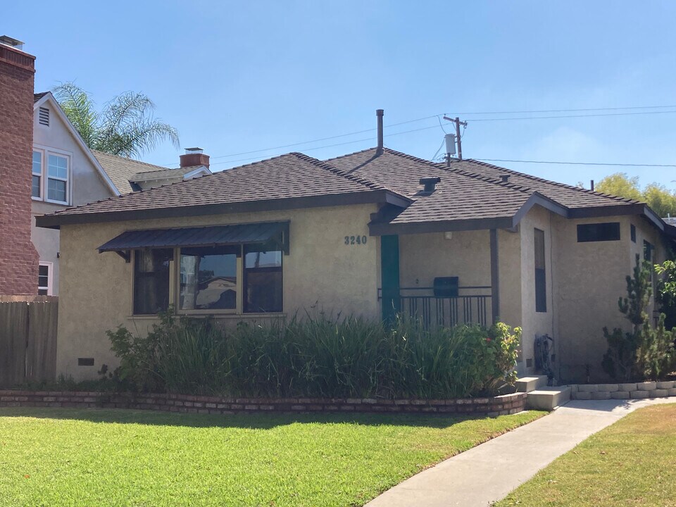 3240 Lewis Ave, Unit 1 Bedroom Duplex in Signal Hill, CA - Building Photo