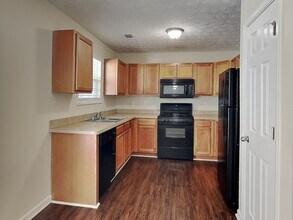 1939 Redwood Trace in Ellenwood, GA - Building Photo - Building Photo