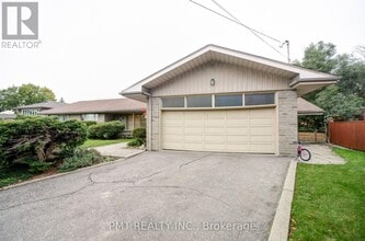 16 Carousel Ct in Toronto, ON - Building Photo - Building Photo