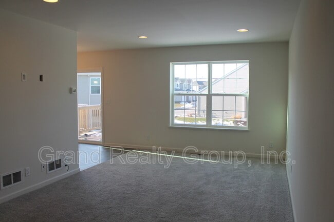 7106 Country Club Hills Dr in Fox Lake, IL - Building Photo - Building Photo