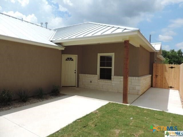 1010 Tripp Ln in New Braunfels, TX - Building Photo