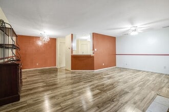 50 Evanston St in Houston, TX - Building Photo - Building Photo