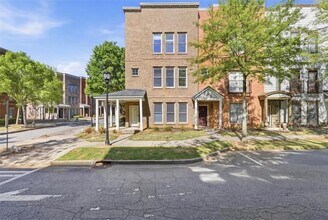 740 Liberty Commons Dr NW in Atlanta, GA - Building Photo - Building Photo