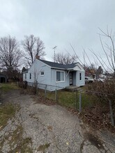 246 E York Ave in Flint, MI - Building Photo - Building Photo