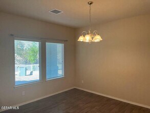 7561 Red Cedar Dr in El Paso, TX - Building Photo - Building Photo