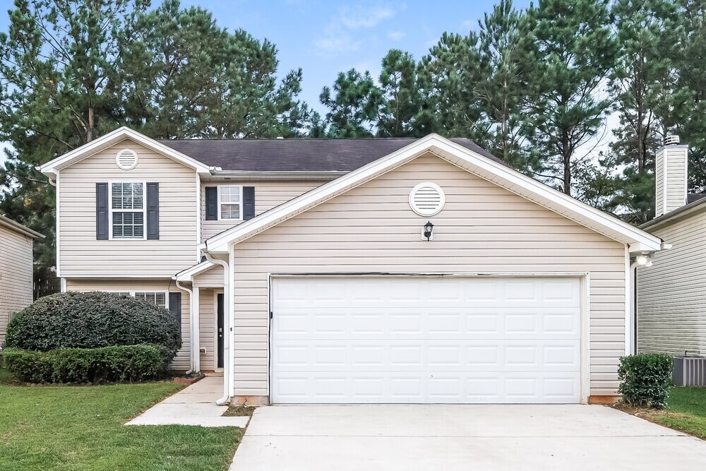 1013 St Augustine Pkwy in Locust Grove, GA - Building Photo