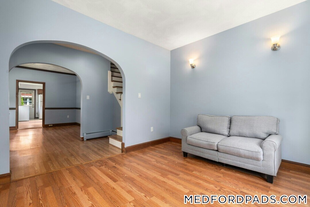 23 Emery St in Medford, MA - Building Photo