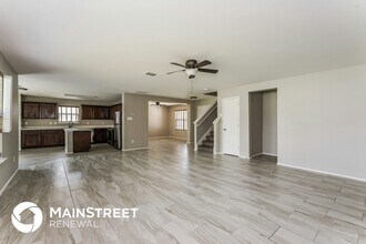 123 Harvest Hill Ln in Red Oak, TX - Foto de edificio - Building Photo