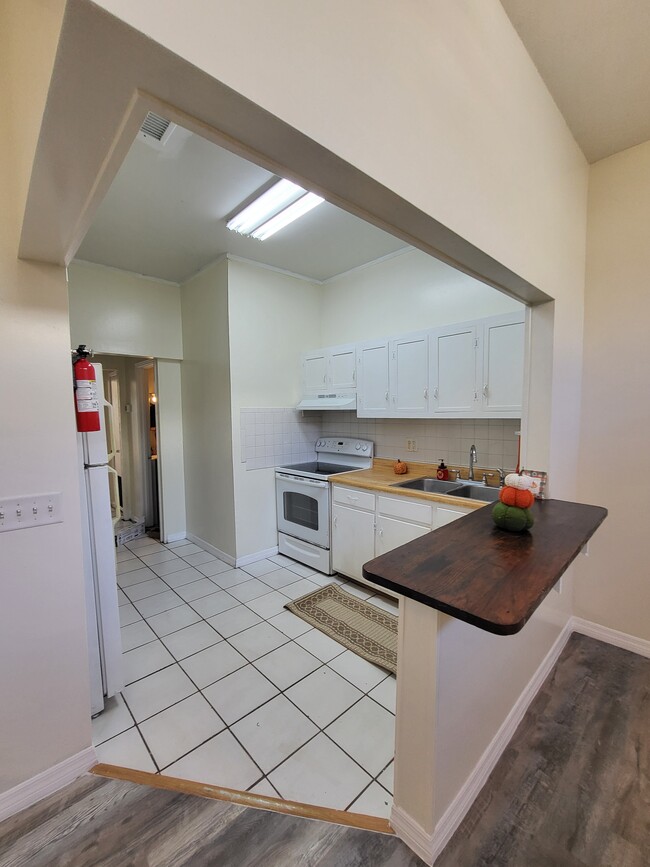 207 W King St, Unit B