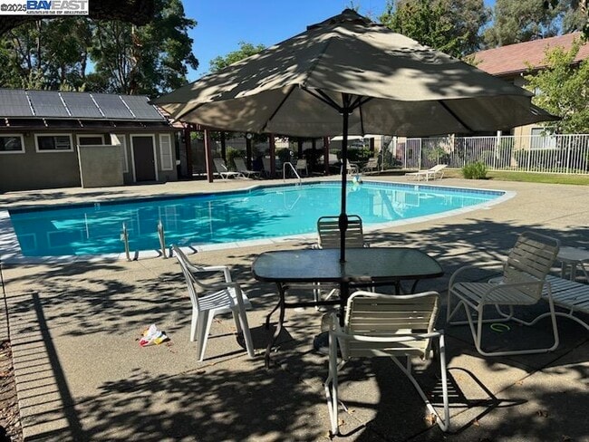 1446 Chateau Common