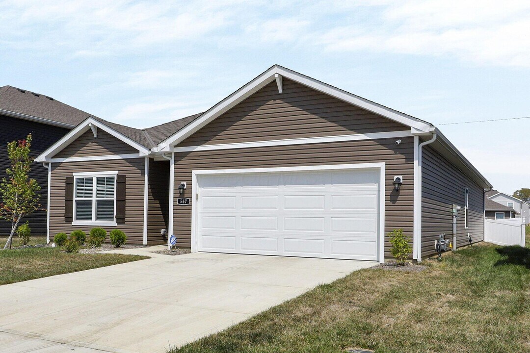567 Faulkner Dr in Lithopolis, OH - Building Photo