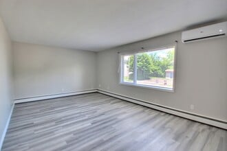 62 8 St in Moncton, NB - Building Photo - Building Photo