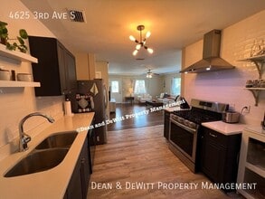 4625 3rd Ave S in St. Petersburg, FL - Building Photo - Building Photo