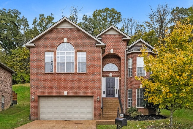 1009 Streamdale Point W