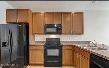 2763 Hollybrook Ln in Orange Park, FL - Building Photo - Building Photo
