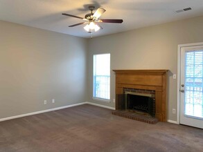 6928 Neuhoff Ln in Charlotte, NC - Building Photo - Building Photo