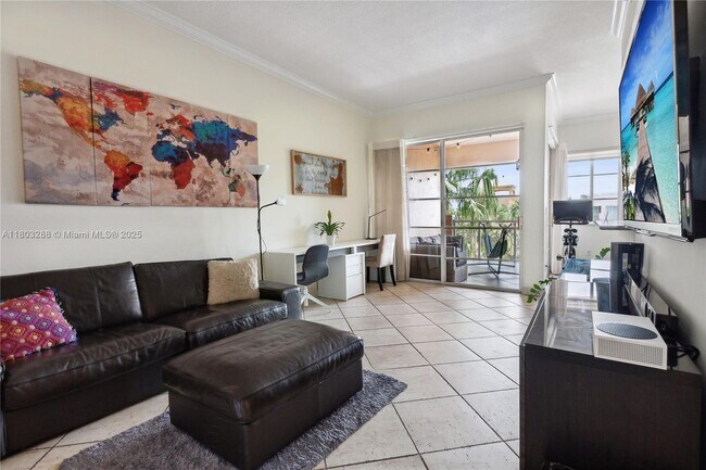 100 Meridian Ave in Miami Beach, FL - Building Photo - Building Photo