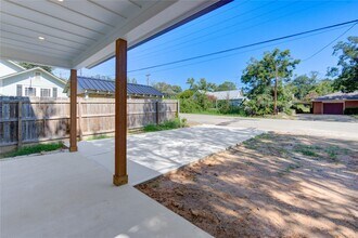 11 E Obryant St in Bellville, TX - Building Photo - Building Photo