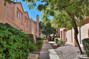 Emerald Pointe Apartments "Tucson's Best K... in Tucson, AZ - Foto de edificio - Building Photo