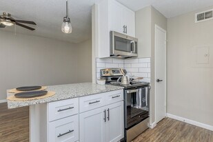 The Arts at Broadway Commons in Garland, TX - Building Photo