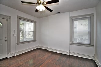 4634 Southcrest Dr, Unit Southcrest Dr. in Louisville, KY - Foto de edificio - Building Photo