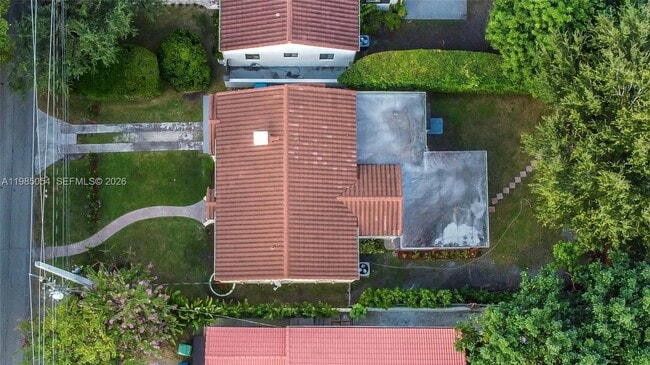 1015 Cortez St in Coral Gables, FL - Building Photo - Building Photo