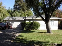 7359 Lincoln Ave in Carmichael, CA - Foto de edificio - Building Photo