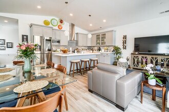 578 Kelly Ave in Half Moon Bay, CA - Building Photo - Building Photo