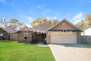 308 S Ozark St in Prairie Grove, AR - Building Photo