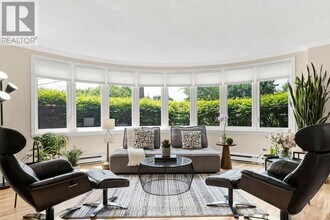 969 N River Rd in Ottawa, ON - Building Photo - Building Photo